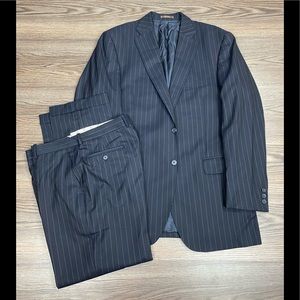 White Pinstripe Suit 42l 